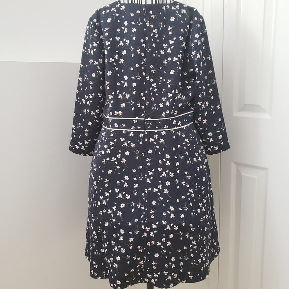Banana Republic petite floral dress - Picture 4 of 4